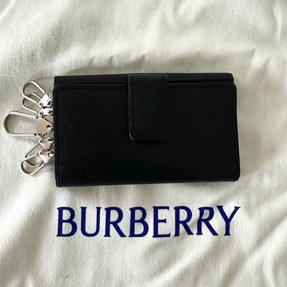 Burberry Key Holder with 5 key rings - Picture 1 of 15